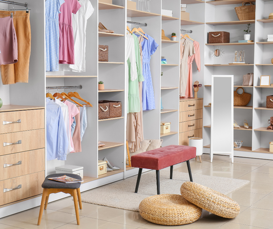 Simplify Your Life: How to Organize Your Closet and Save Space