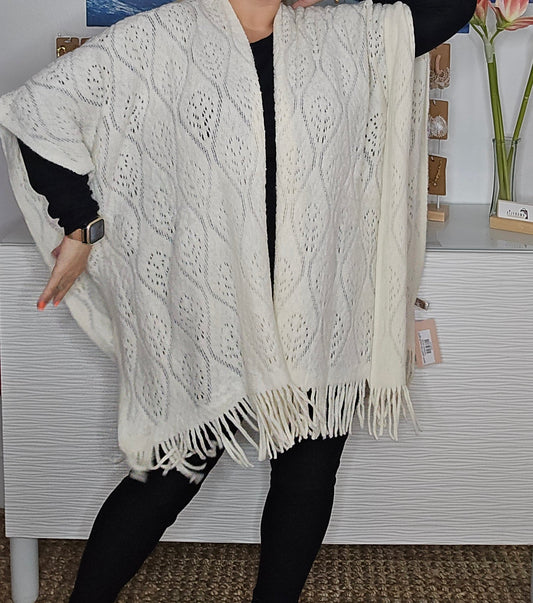 boho ponchos, boho fashion, cozy style, boho accessories, fall ponchos, boho chic, stylish ponchos, layering pieces, bohemian wardrobe, versatile ponchos