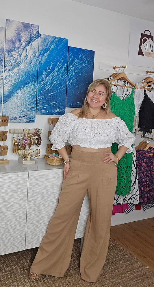 #HighWaistPants #ChicStyle #BohoElegance #ComfortAndStyle #WardrobeEssentials #TimelessFashion #EffortlessChic #TrendyLooks #SmockedWaist #SidePockets #ClassicVibes #amarylisvipboutique
