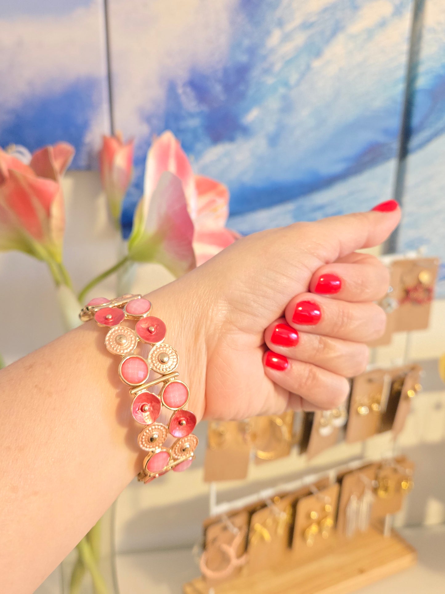 Pink Bracelet, Gold Bracelet, Floral Jewelry, Stretch Bracelet, Elegant Accessories, Boho Chic, Feminine Style, Statement Jewelry, Everyday Glam, Fashion Bracelet