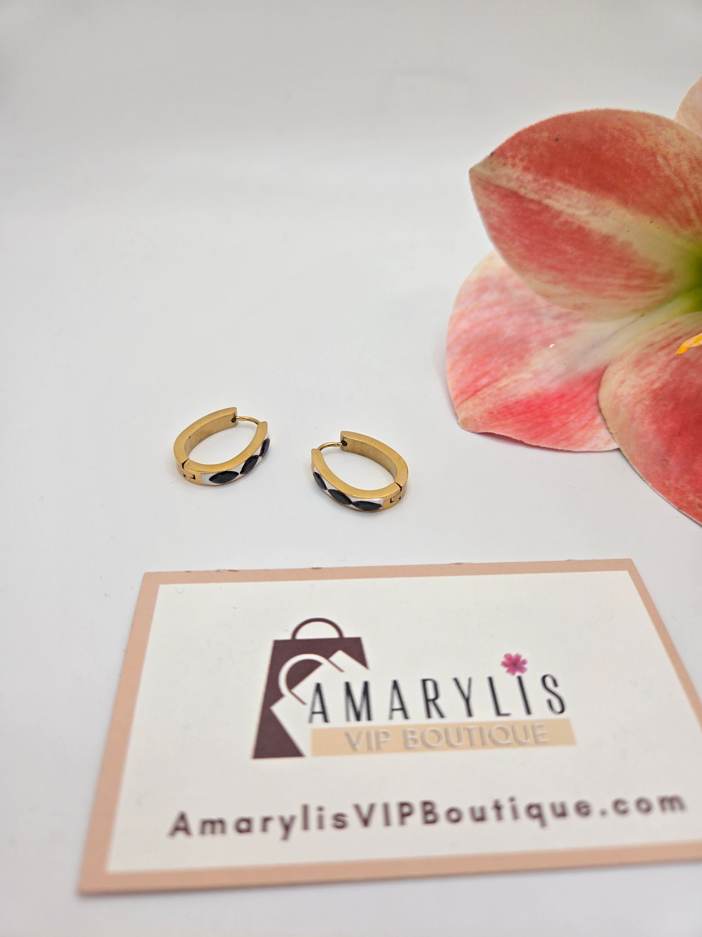 #GoldHuggieEarrings #MinimalistJewelry #BlackAndGoldEarrings #TimelessAccessories #EverydayJewelry #ChicStyle #AmarylisVIPBoutique #ModernLook