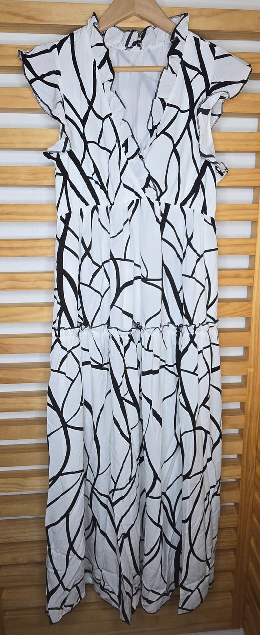 Maxi Dress with Ruffle Trim and Vein-Inspired Abstract Print (black and white)