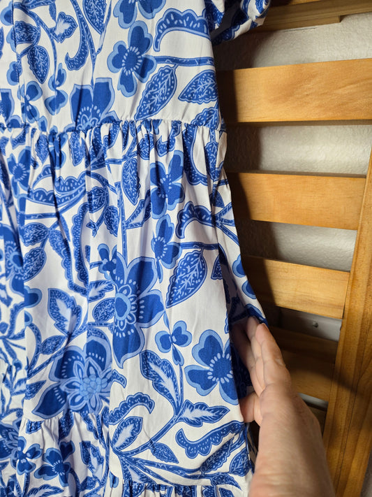 blue dress, floral print, puff sleeve dress, boho chic, casual dress, lined dress, dress with pockets, tiered dress, feminine style, vestido azul, vestido floral, vestido boho, mangas abullonadas, vestido con bolsillos, vestido forrado, vestido en capas, moda femenina, amarylisvipboutique