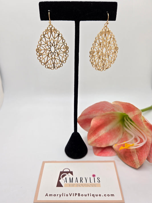 Elegant Teardrop Filigree Earrings