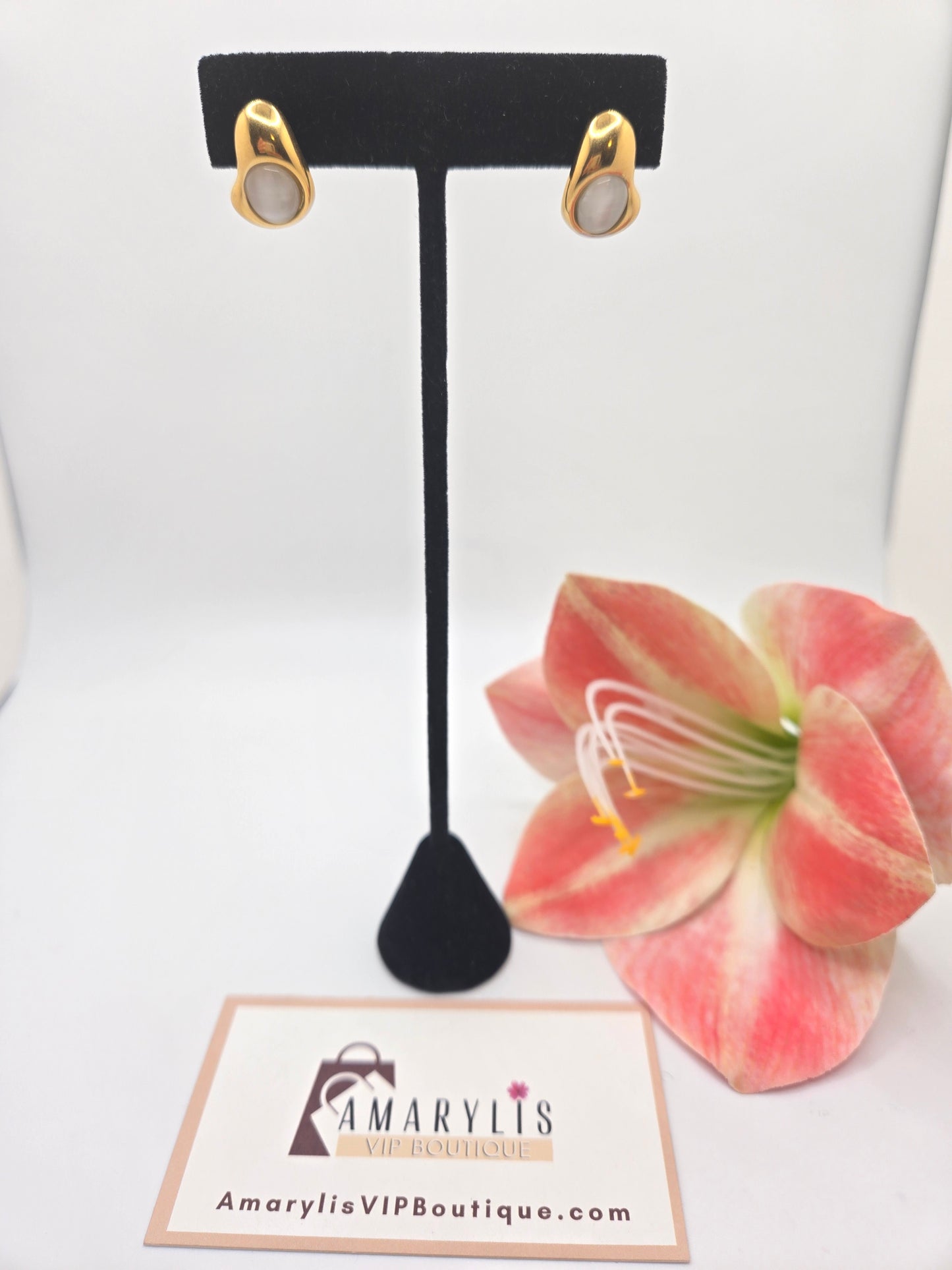 gold earrings, stud earrings, gold bean earrings, stone center earrings, elegant gold studs, everyday jewelry, minimalist earrings, dainty gold earrings, gold accessories, boho chic earrings, classic gold earrings, boutique jewelry, Amarylis VIP Boutique
