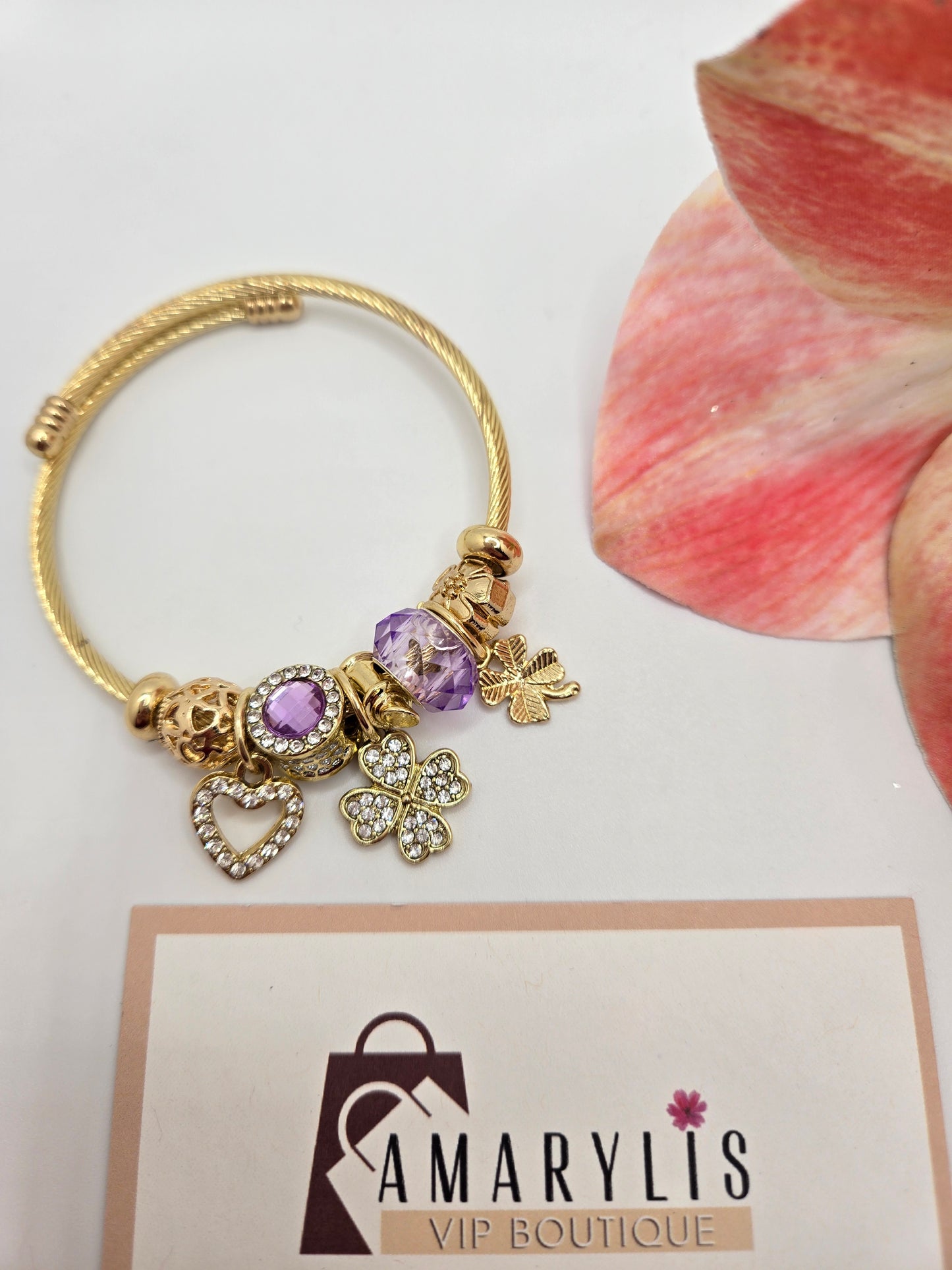 bracelet, adjustable bracelet, lilac bracelet, charm bracelet, stylish accessory, fashion jewelry, elegant bracelet, lilac tones, women’s jewelry, trendy bracelet, gift idea, adjustable charm bracelet