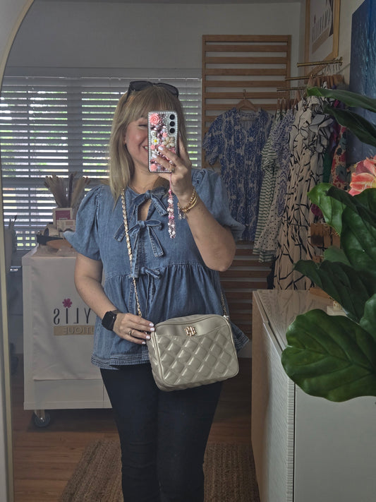 Chic Pearl Quilted Crossbody – Everyday Elegance in a Compact Design