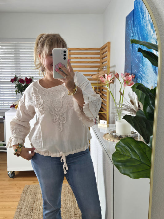 Casual Chic: Top with Tonal Soutaches and Flared Sleeves