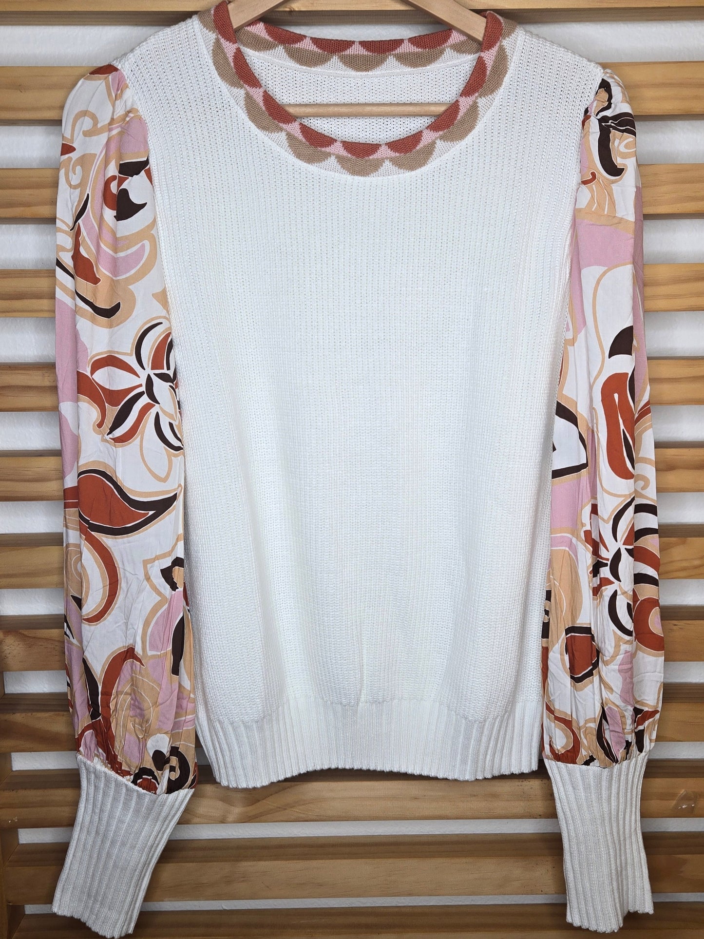 #LanternSleeves #ChicSweater #BohoStyle #CozyVibes #FallFashion #BohoChic #ElegantStyle #FashionInspo #SweaterWeather #StatementSleeves #FeminineFashion #CasualChic #EffortlessStyle #amarylisvipboutique