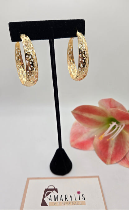 hoop earrings, vintage-inspired jewelry, gold earrings, silver earrings, lightweight earrings, boho chic earrings, elegant hoops, statement accessories