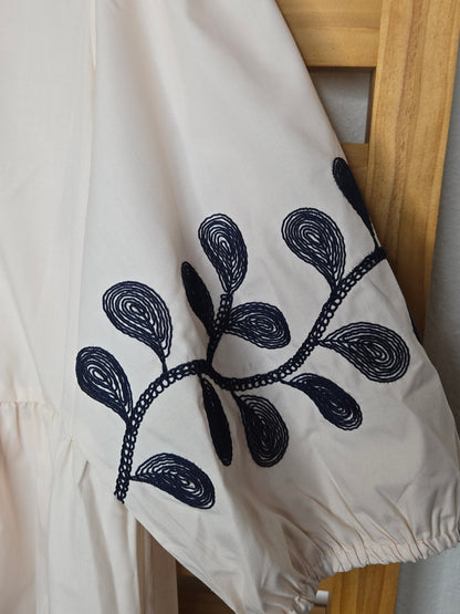 Embroidered Top, Half Sleeve Top, Poplin Blouse, Lightweight Style, Boho Chic, Elegant Look, Timeless Fashion, Classic Style, Casual Chic, Wardrobe Essential.