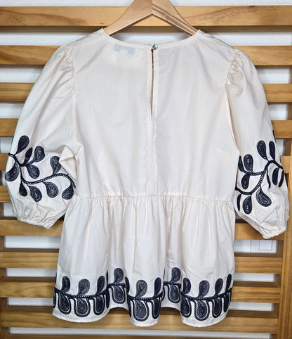 Embroidered Top, Half Sleeve Top, Poplin Blouse, Lightweight Style, Boho Chic, Elegant Look, Timeless Fashion, Classic Style, Casual Chic, Wardrobe Essential.