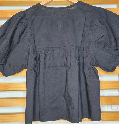 boho top, embroidered blouse, black blouse, puff sleeve top, boho chic style, women’s fashion, boutique style