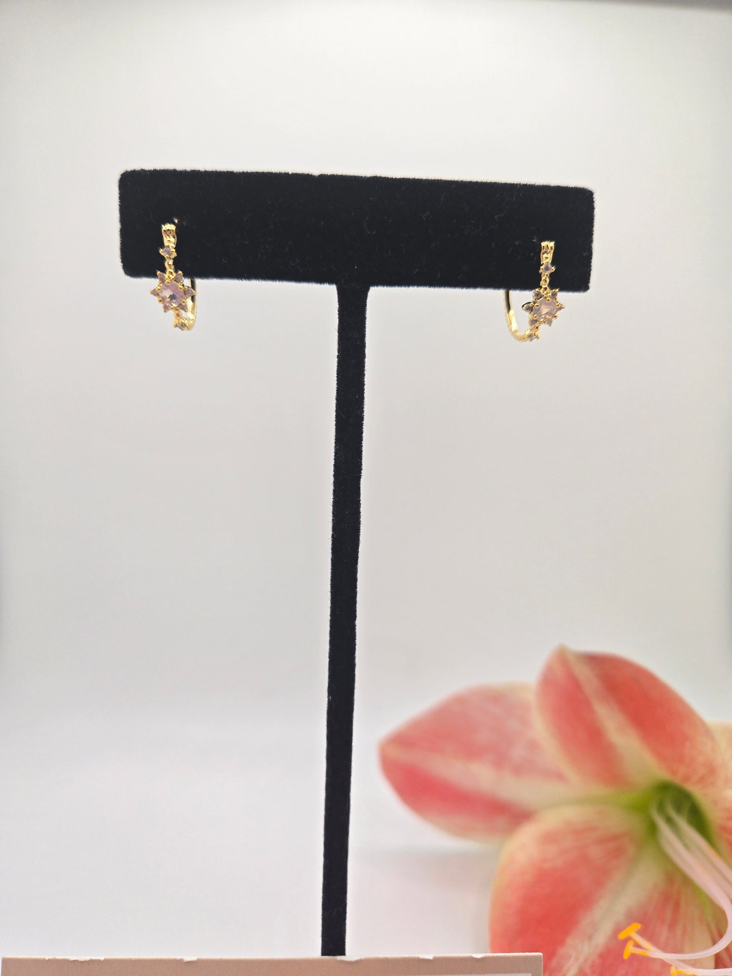 star earrings
sparkle accessories
pave jewelry
huggies
gift idea
everyday earrings
Earrings
dainty jewelry
Christmas shopping
Christmas jewelry
Christmas gifts
chic jewelry
chic earrings
charm accessories
boho chic earrings
