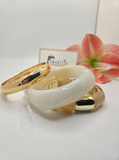 Gold and white bracelet set, bracelets, bracelet set, marble resin, bead jewelry, feminine accessories, everyday style, chic look, jewelry