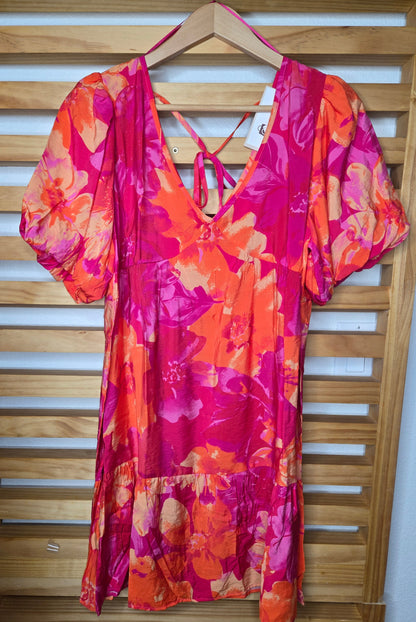 floral mini dress, V-neck dress, puff sleeves, elastic cuffs, tiered ruffles, tie back dress, airy A-line, relaxed fit, summer dress, lightweight dress, amarylisvipboutique, amarylis