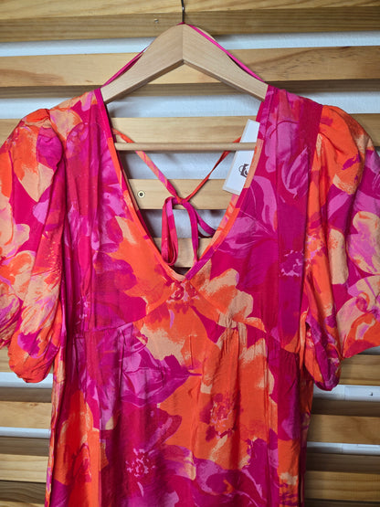 floral mini dress, V-neck dress, puff sleeves, elastic cuffs, tiered ruffles, tie back dress, airy A-line, relaxed fit, summer dress, lightweight dress, amarylisvipboutique, amarylis