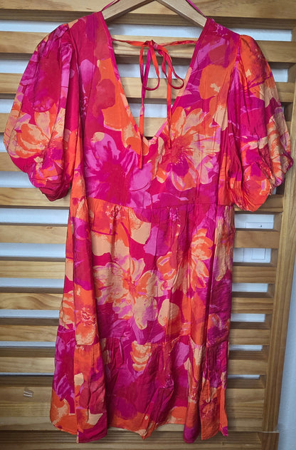 floral mini dress, V-neck dress, puff sleeves, elastic cuffs, tiered ruffles, tie back dress, airy A-line, relaxed fit, summer dress, lightweight dress, amarylisvipboutique, amarylis