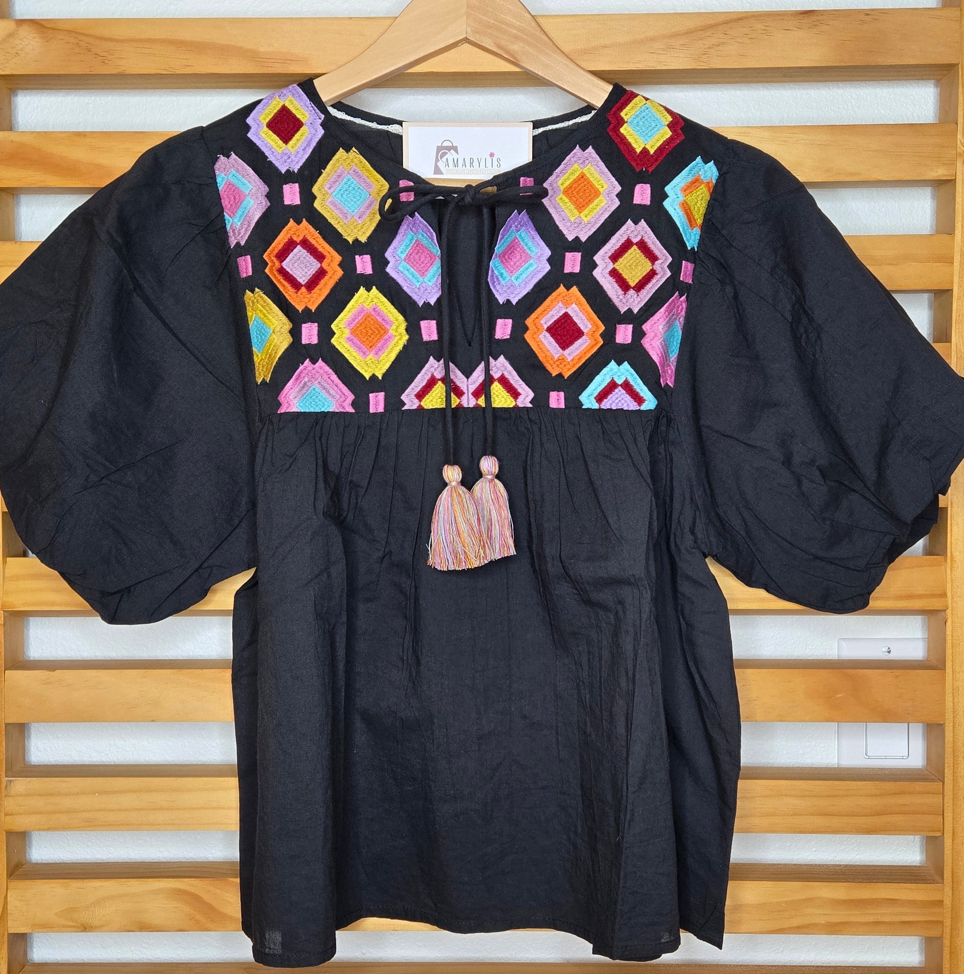 boho top, embroidered blouse, black blouse, puff sleeve top, boho chic style, women’s fashion, boutique style