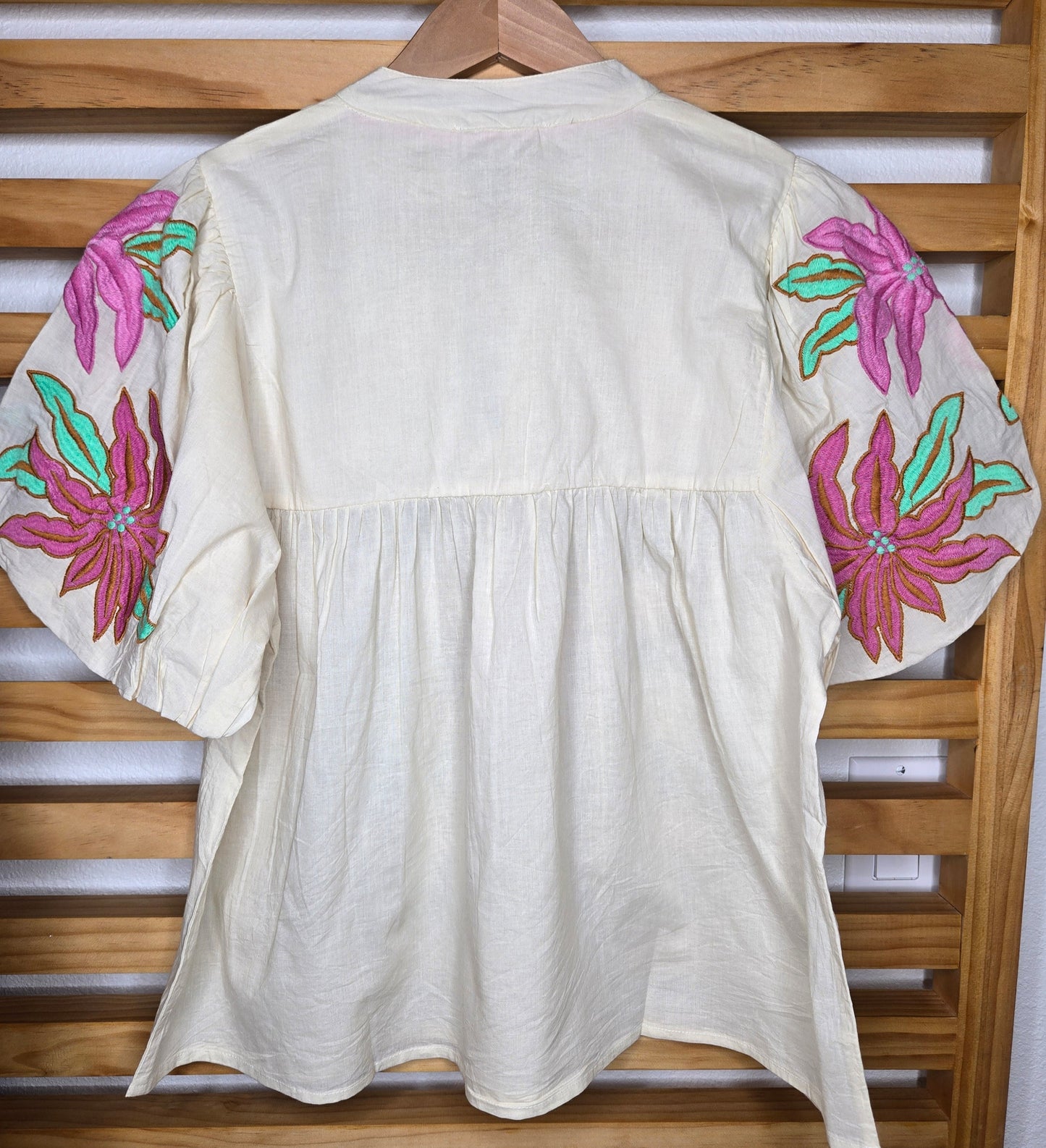 boho blouse, embroidered blouse, feminine style, boho chic, floral top, casual blouse, summer fashion, cream blouse, modest fashion, boho style, artisan top, embroidered fashion