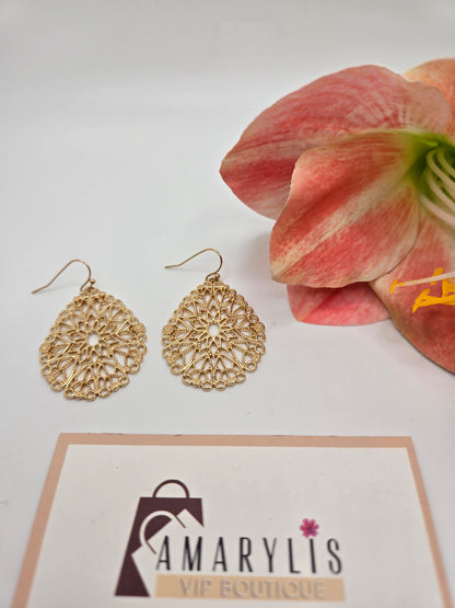 Elegant Teardrop Filigree Earrings