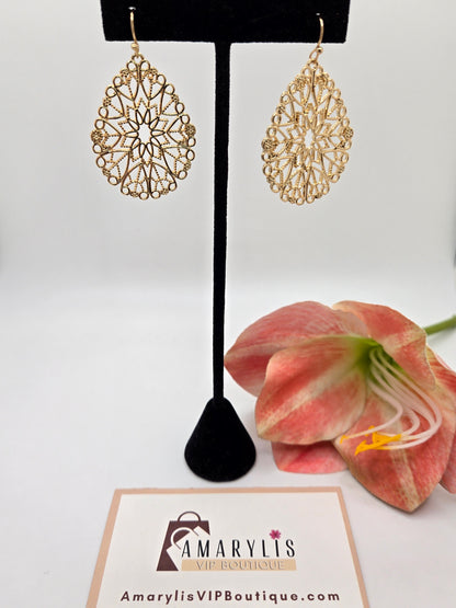 Elegant Teardrop Filigree Earrings
