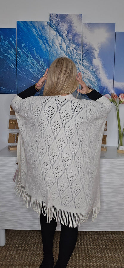 boho ponchos, boho fashion, cozy style, boho accessories, fall ponchos, boho chic, stylish ponchos, layering pieces, bohemian wardrobe, versatile ponchos