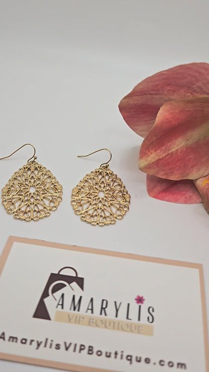 Elegant Teardrop Filigree Earrings