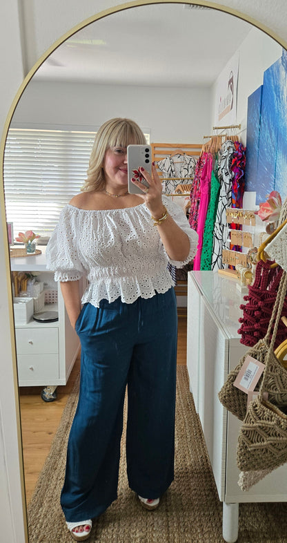 eyelet
white top
shoulder off
blouse
blusa blanca
