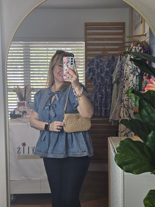 Versatile Quilted Crossbody with Two Stylish Straps